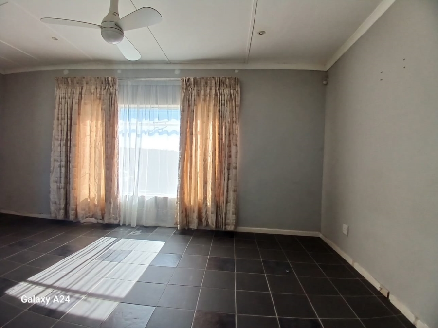 4 Bedroom Property for Sale in Amalinda Eastern Cape